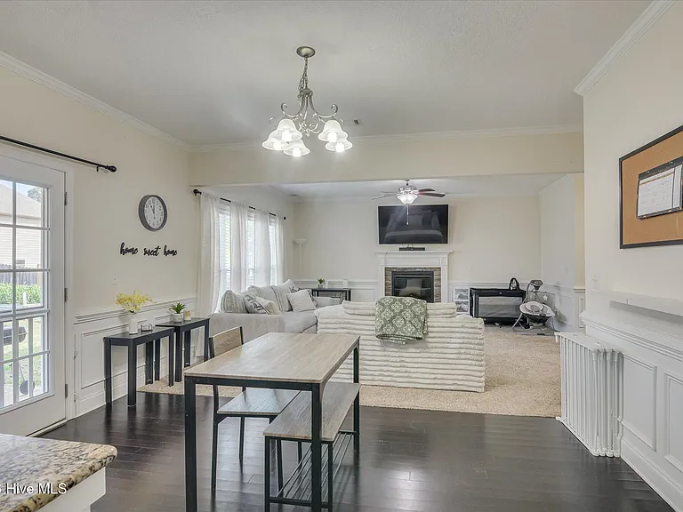2507 Kari Ln — Photo 30