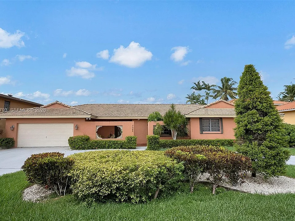 7365 N Augusta Dr