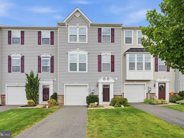 225 Tulip Ln, Gilbertsville, PA 19525