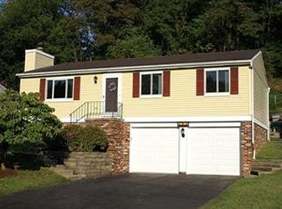 26 Barrington Dr, Pittsburgh, PA 15209