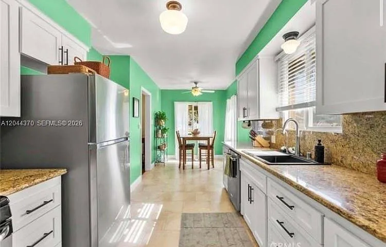 2871 Daisy Ave — Photo 6