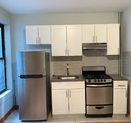4th image of 507 W 186th St APT A3