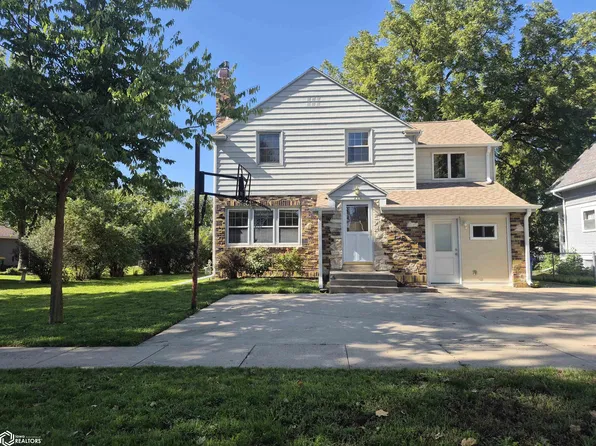 716 S Jones St, Algona, IA 50511