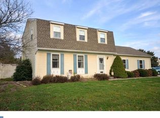 655 Harper Ln, Harleysville, PA 19438