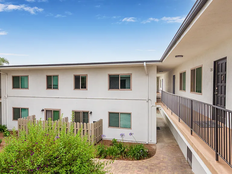 Riviera Apartment Homes — Photo 6