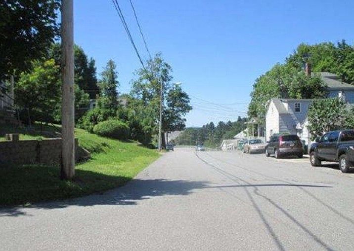 2nd image of 24 Oak St