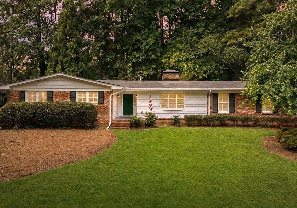 1st image of 2608 Hawthorne Dr