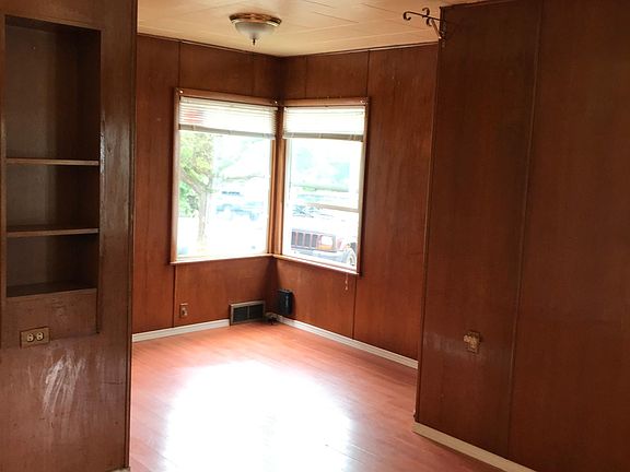 4th image of 10212 1st Ave S