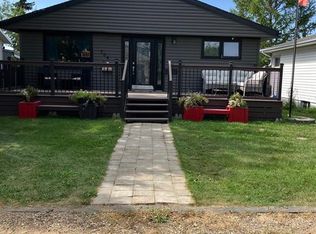 705 Prospect Ave, Oxbow, SK S0C2B0