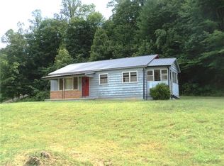2624 Collettsville Rd, Lenoir, NC 28645