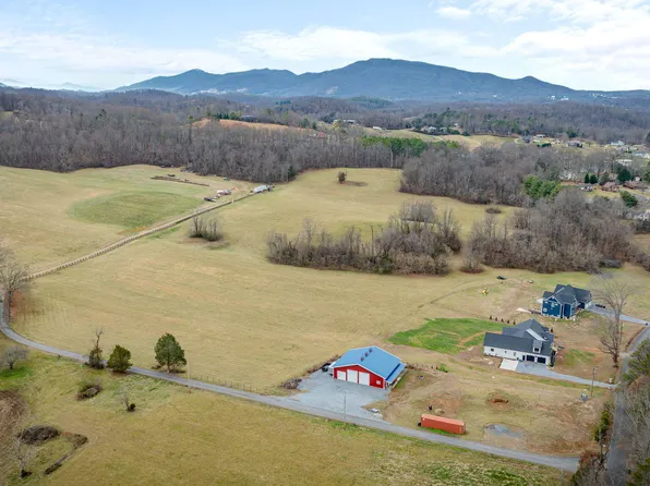 104 Howard Hyder Rd, Johnson City, TN 37601