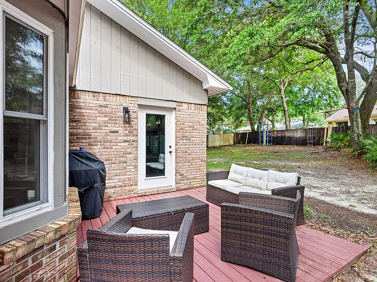 507 Nassau Dr — Photo 53