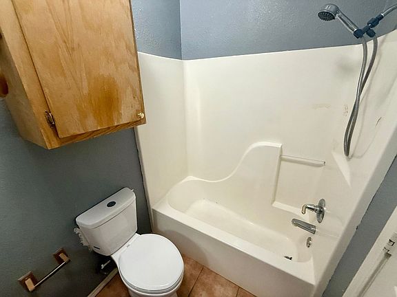 5th image of 1308 Barton Ln