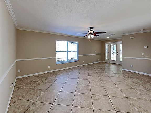 3rd image of 1745 Horsechestnut Ct