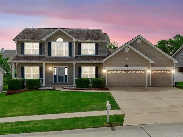 1844 Somerset Hollow Ln, Wentzville, MO 63385