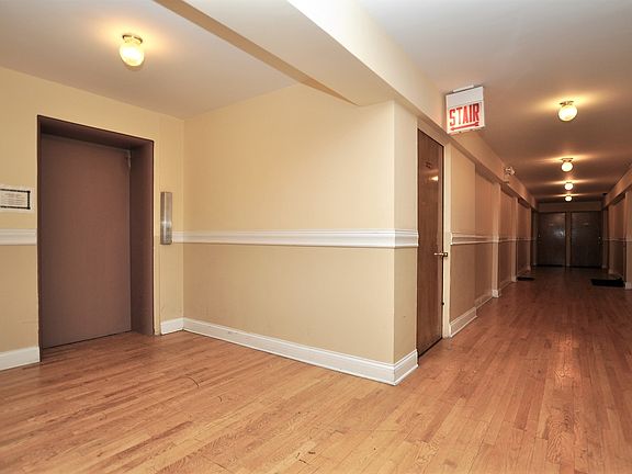 4th image of 5335 N California Ave #207