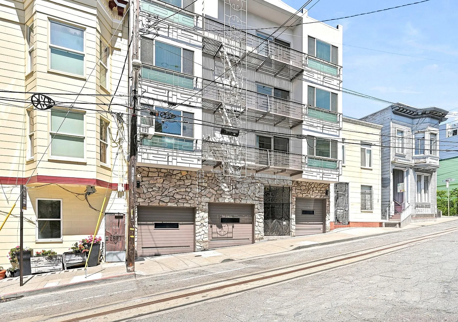 1390 Jackson — Photo 4