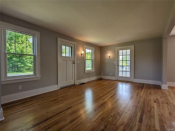2nd image of 115 Hobson Ave