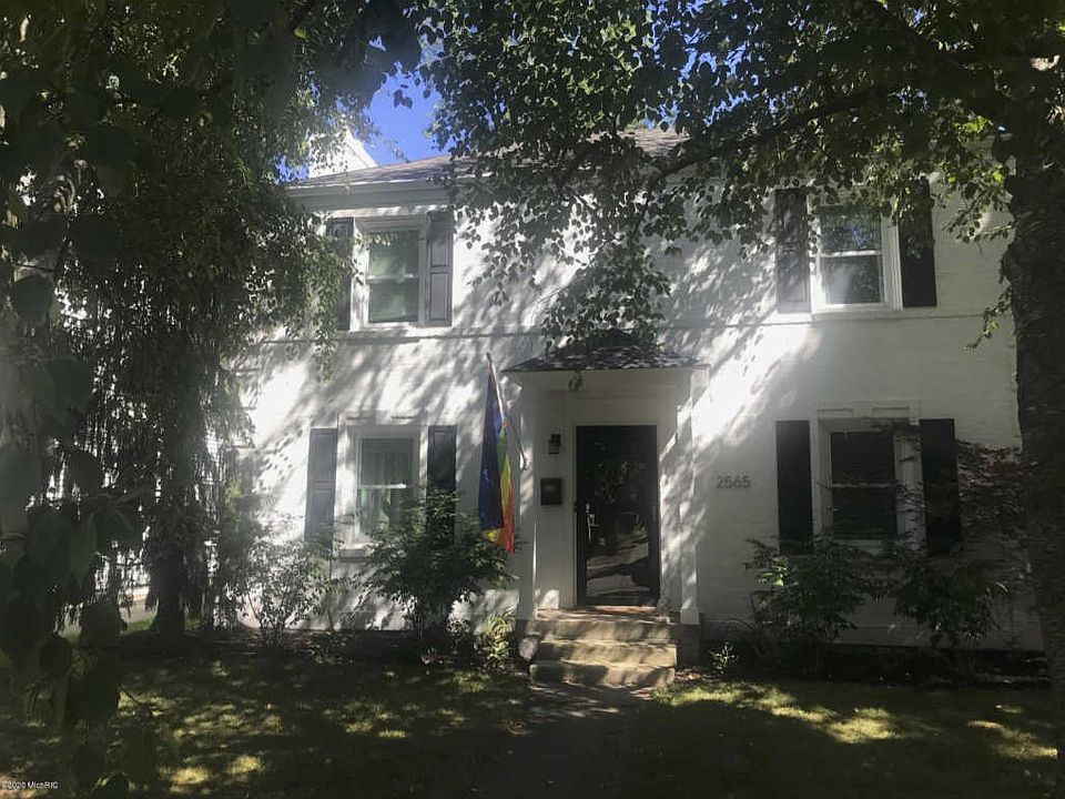 1st image of 2565 Albert Dr SE