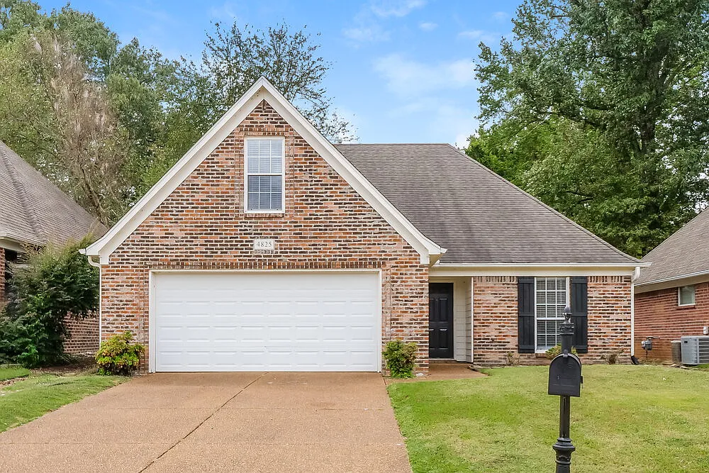 3 bed, 2.0 bath, 1510 sqft, $1,870 — Photo 1