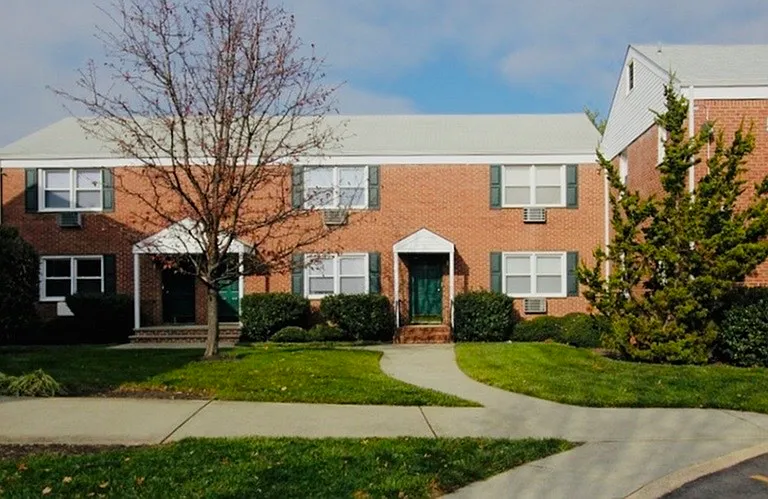 Holmdel exterior 1