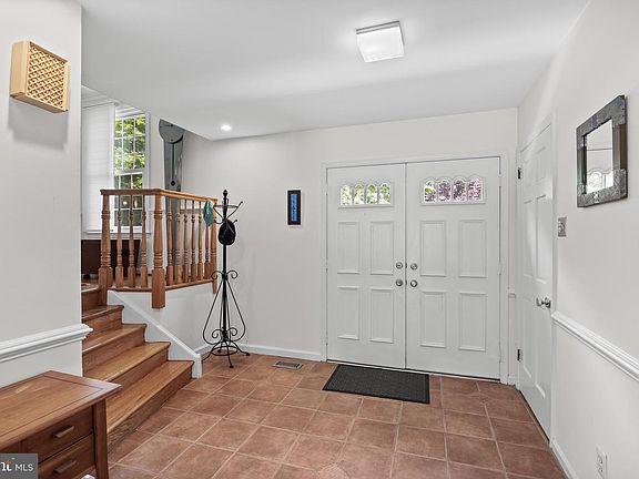 4th image of 744 Signal Light Rd