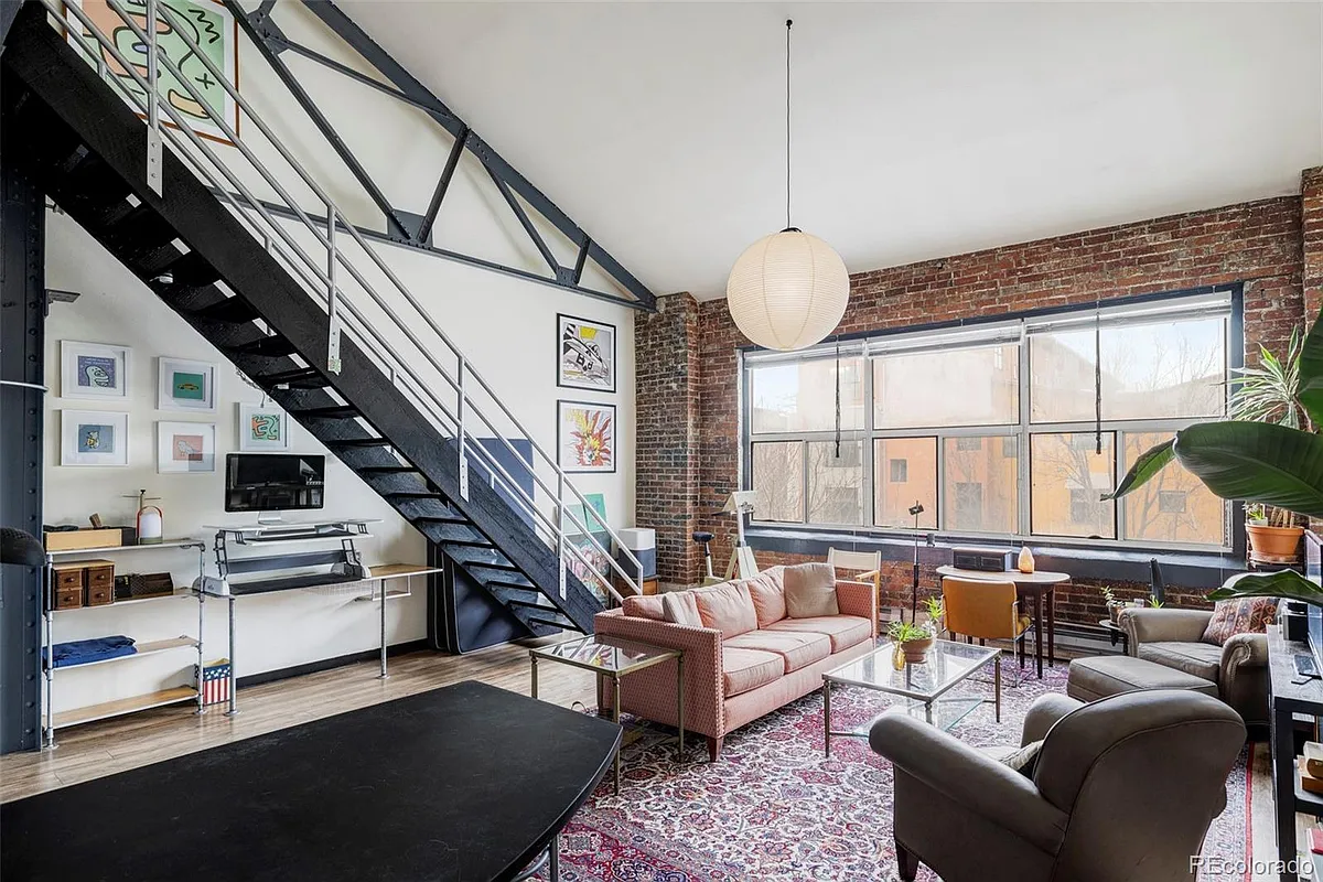 Building Photo - 3309 Blake St #207