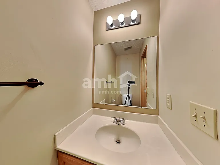 438 Rothgate Dr — Photo 9