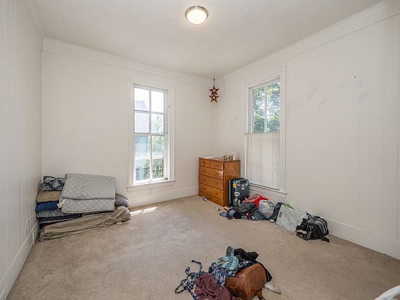 3rd image of 816 W Lovell St APT 3