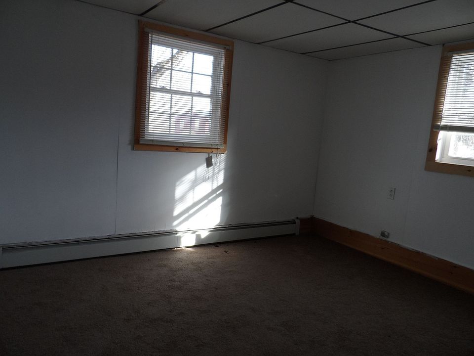 1st image of 9 Sterling Rd