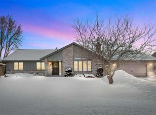 2533 W Sunnyview Cir, Appleton, WI 54914