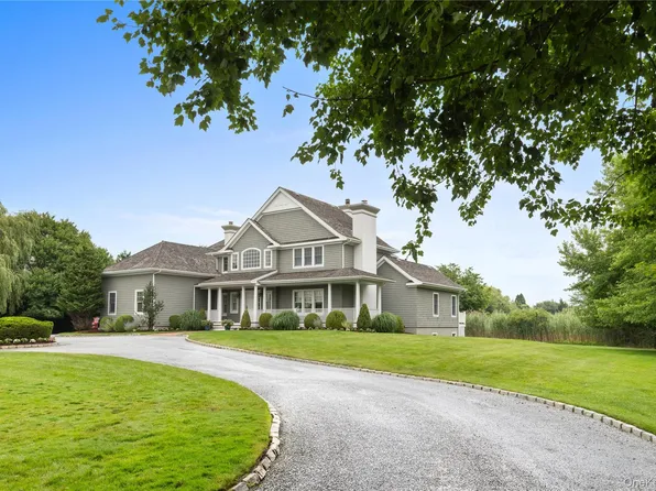 42 Jessup Lane, Westhampton Beach, NY 11978
