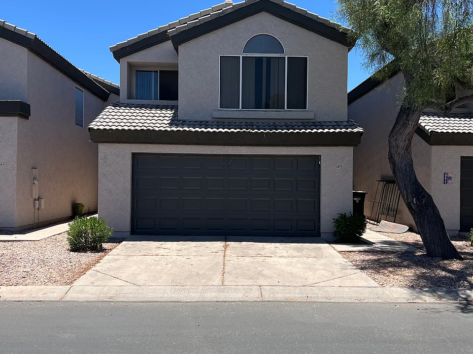 1087 W Sandy Banks