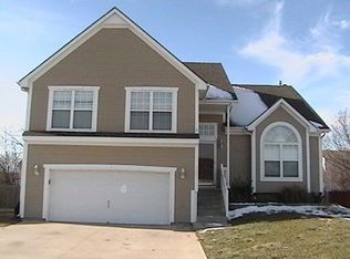 720 Canter St, Raymore, MO 64083