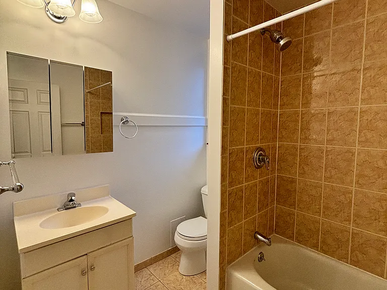 2611 W Rice St #2R — Photo 5