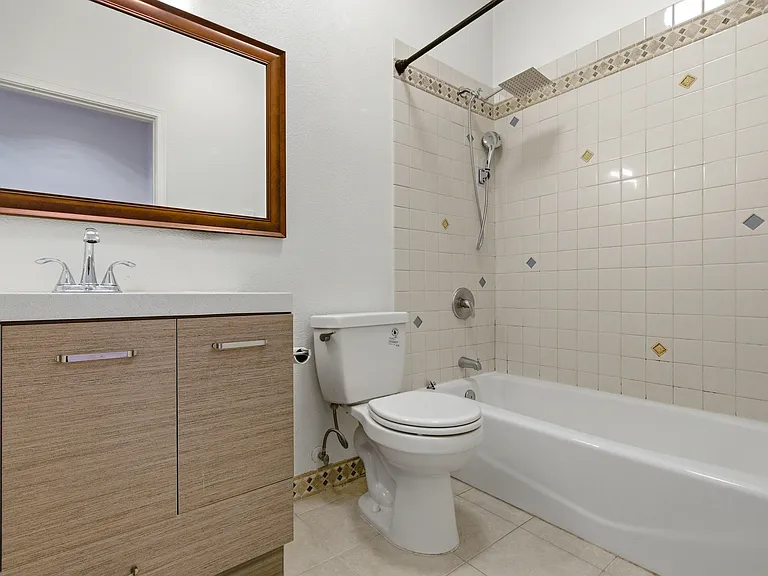 4303 SW Myrtle St — Photo 10