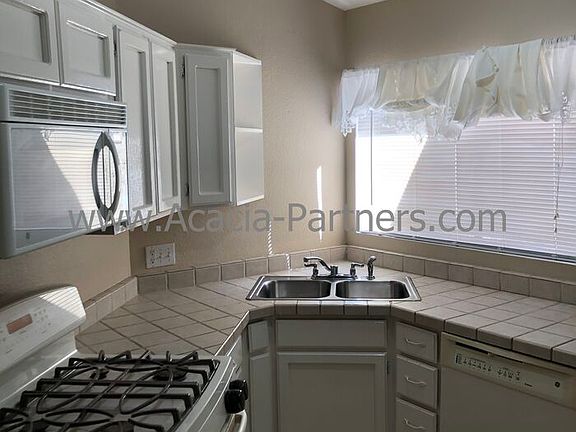 4th image of 4812 W Rosebay St
