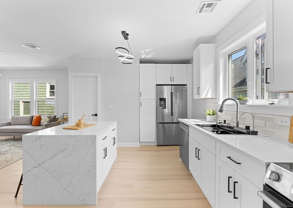 1st image of 446 Broadway #2