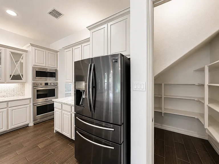 2042 Farmhouse Way — Photo 10