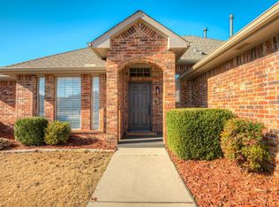 3701 Kensington Dr, Moore, OK 73160