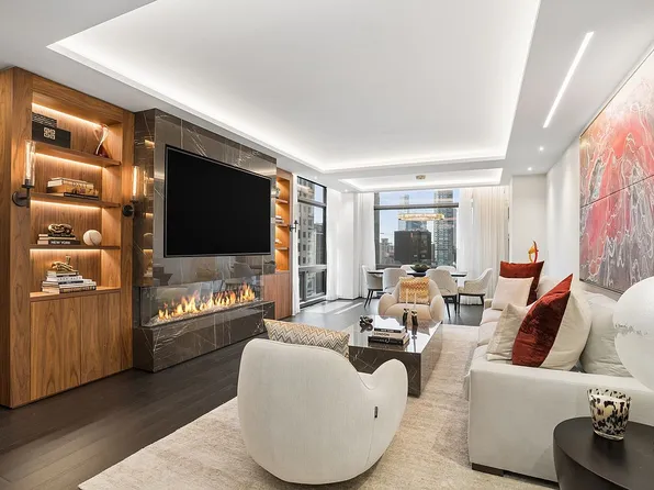 721 5th Ave APT 41H, New York, NY 10022