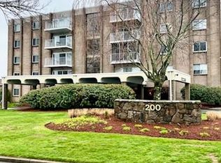 200 Hoffman Ave APT 106, Cranston, RI 02920