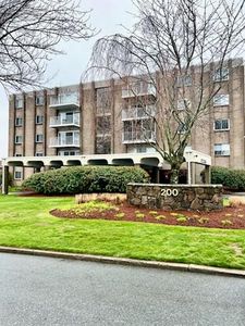 200 Hoffman Ave APT 106, Cranston, RI, 02920