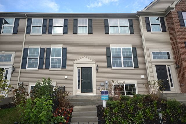 1st image of 240 Lionel Dr
