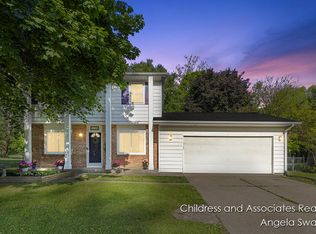 1328 S Montgomery St, Hastings, MI 49058