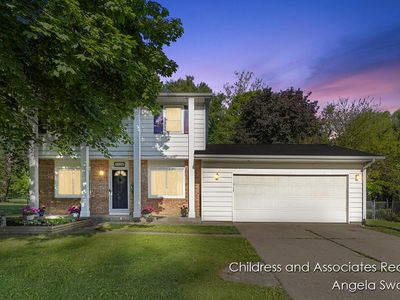 1328 S Montgomery St, Hastings, MI, 49058