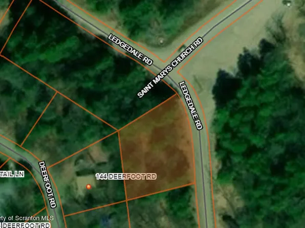 145 Indian Dr, Greentown, PA 18426