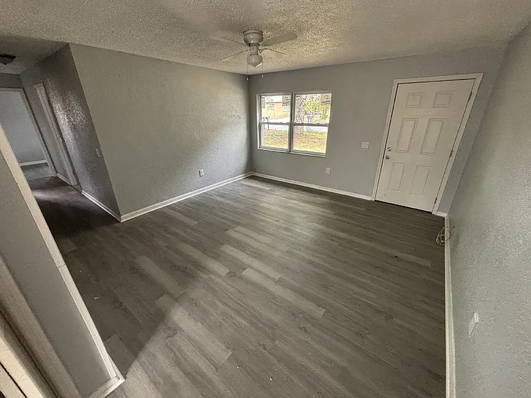 2436 Lilly St — Photo 11