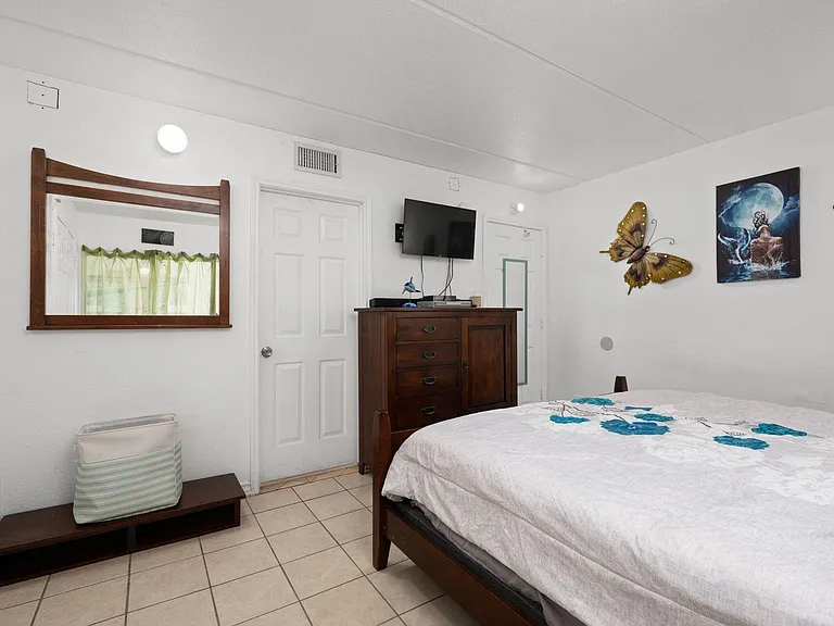 104 E Parade Dr #6 — Photo 17