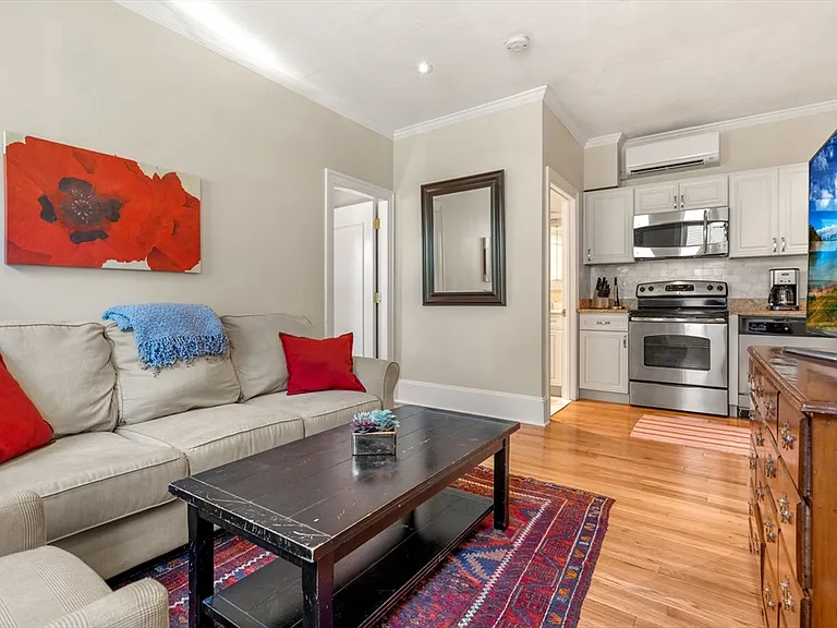 91 Perkins St #4 — Photo 4